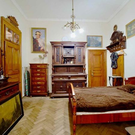 "Eva Stories" Movie Apartment On Rynok Square Lvov Exteriér fotografie