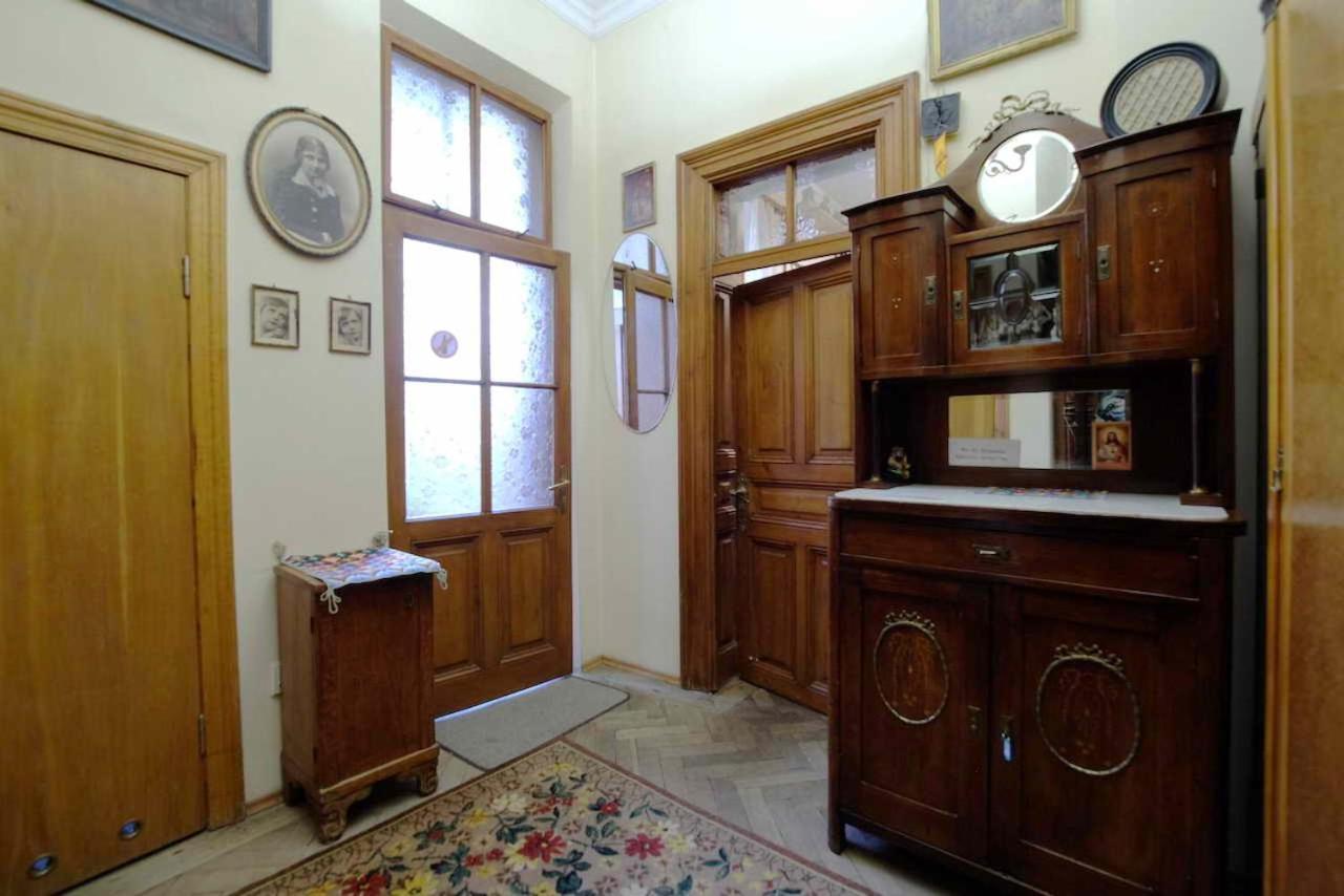 "Eva Stories" Movie Apartment On Rynok Square Lvov Exteriér fotografie