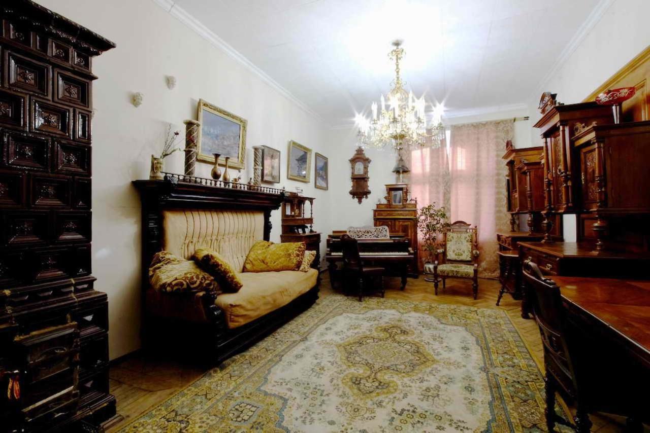 "Eva Stories" Movie Apartment On Rynok Square Lvov Exteriér fotografie