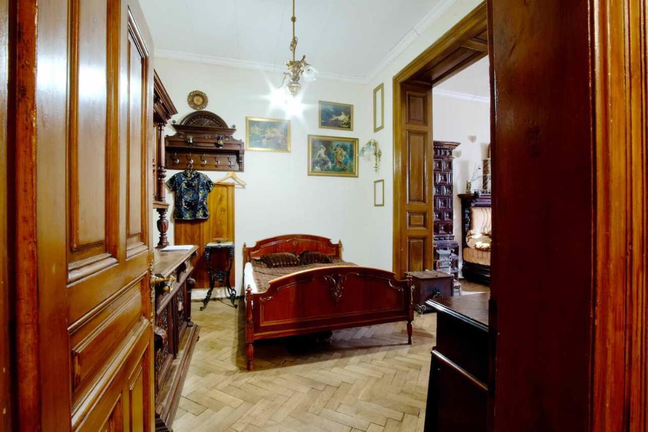 "Eva Stories" Movie Apartment On Rynok Square Lvov Exteriér fotografie