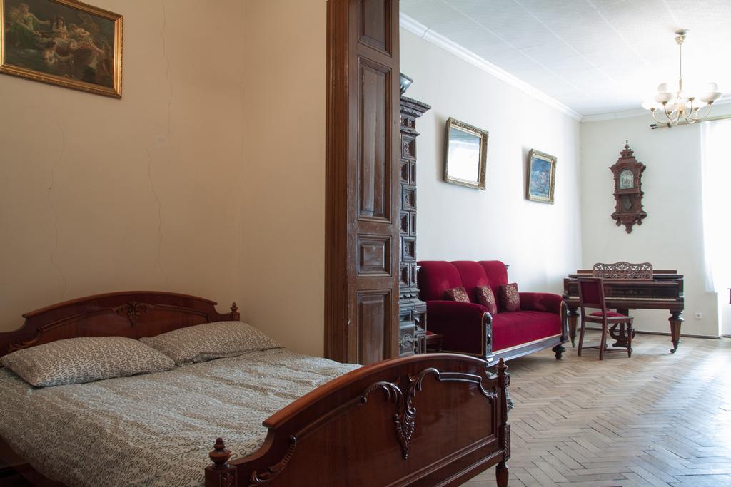 "Eva Stories" Movie Apartment On Rynok Square Lvov Exteriér fotografie